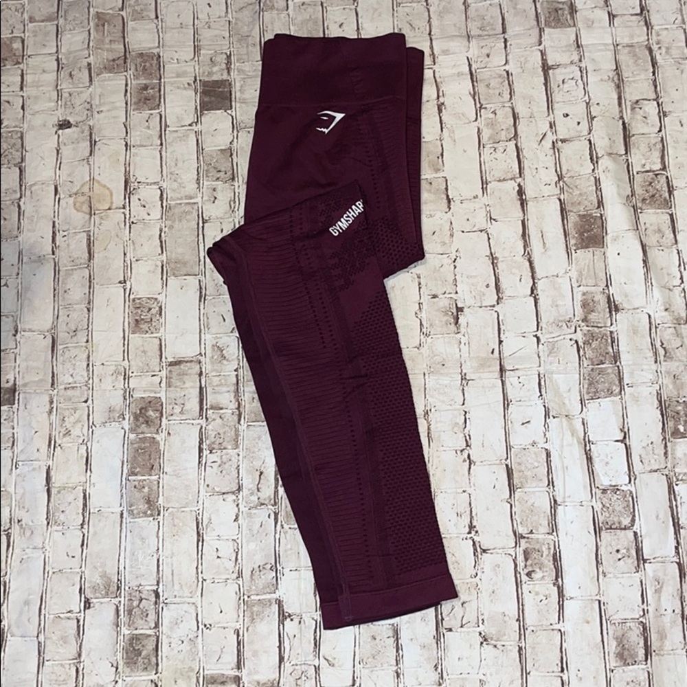 Gymshark pants 🔴